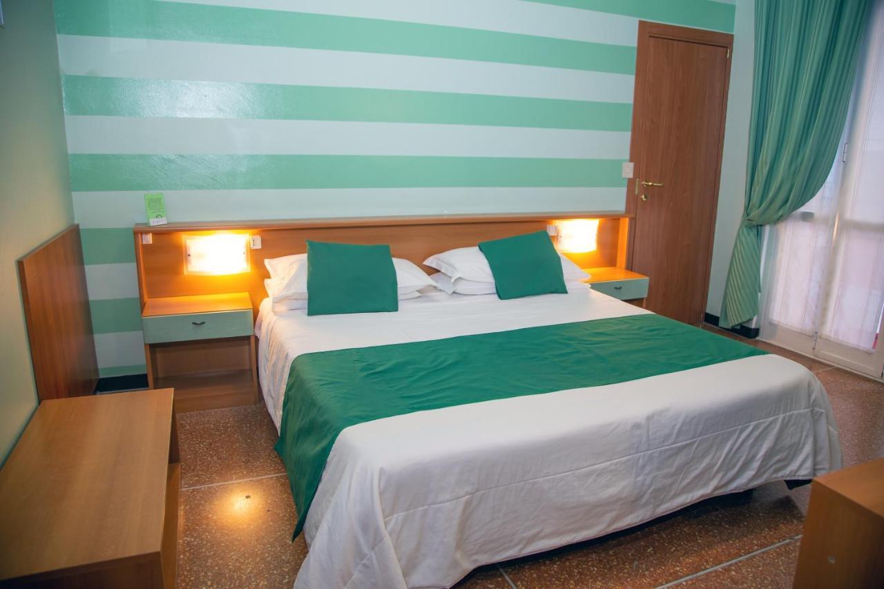 Albergo Glory Borghetto Santo Spirito Eksteriør bilde